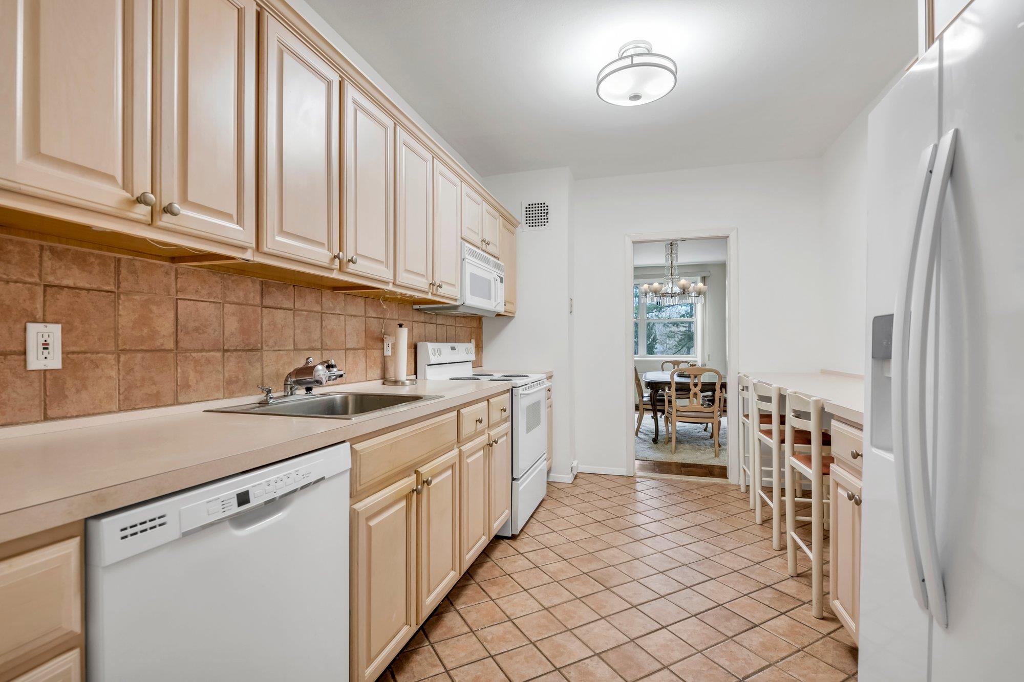 #9 photo, 1 Kensington Gate, ナッソー郡 Great Neck , NY 11021