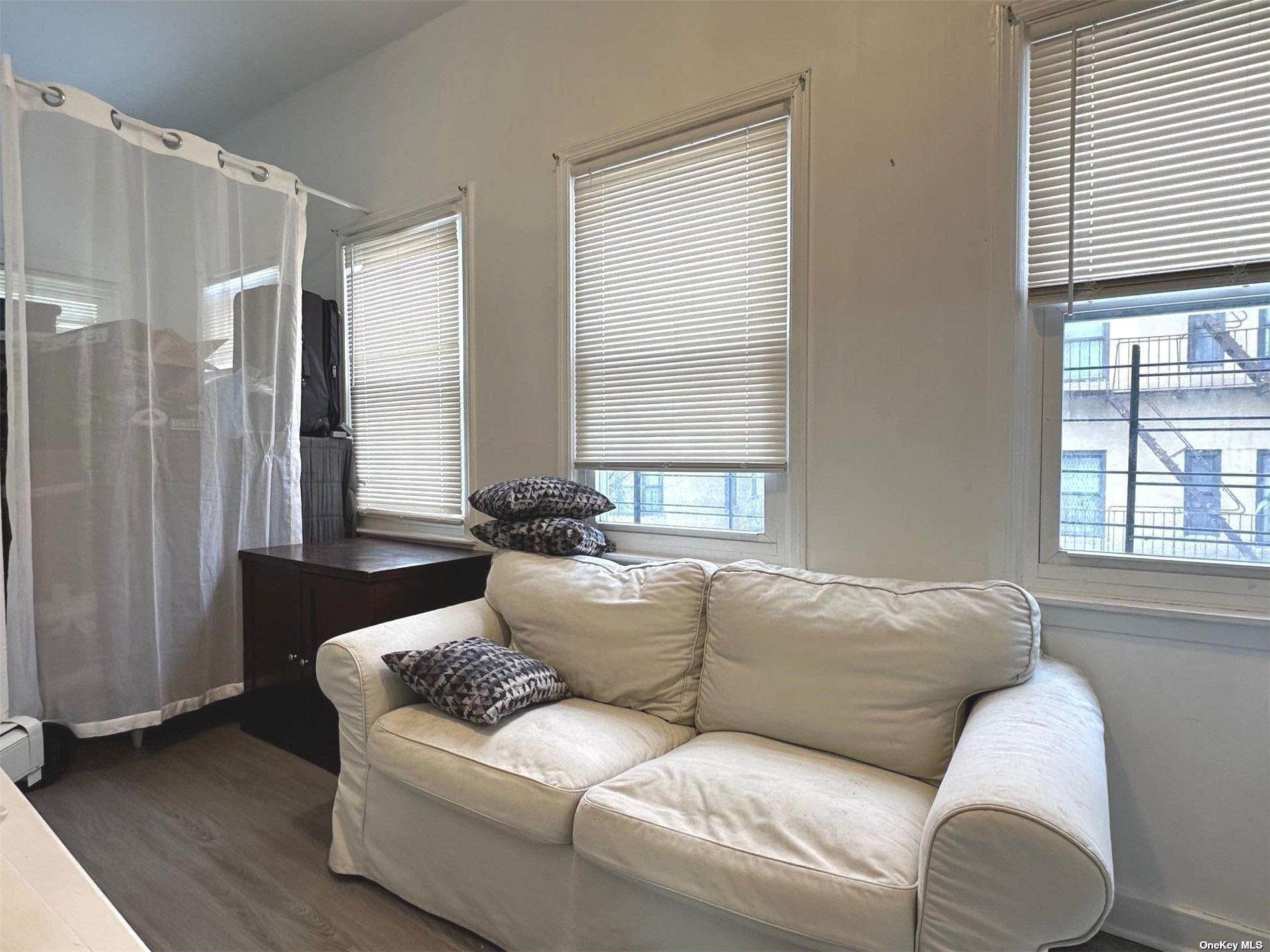 #9 photo, 3747 Olinville Avenue, برونكس Bronx , NY 10467