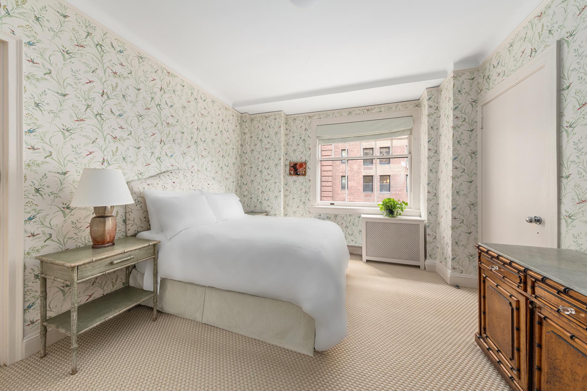 #13 photo, 2 W 67TH Street, マンハッタン Lincoln Square , NY 10023