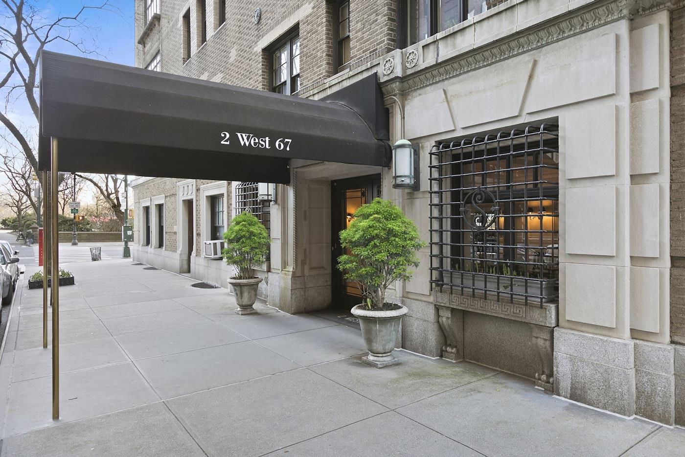 #15 photo, 2 W 67TH Street, マンハッタン Lincoln Square , NY 10023