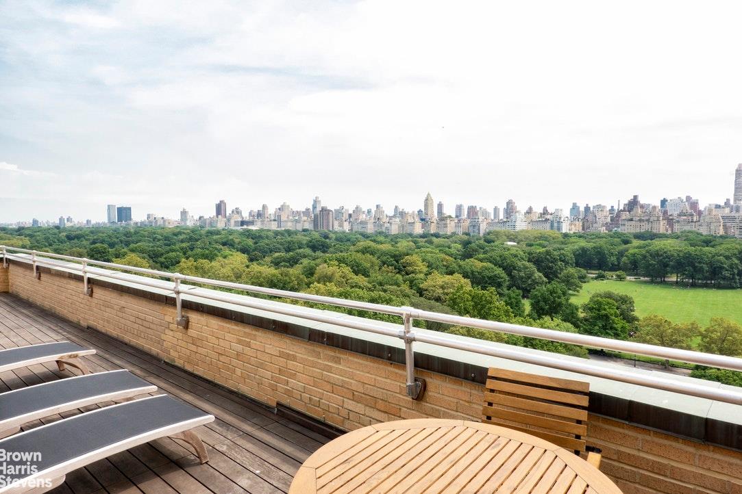 #16 photo, 2 W 67TH Street, マンハッタン Lincoln Square , NY 10023