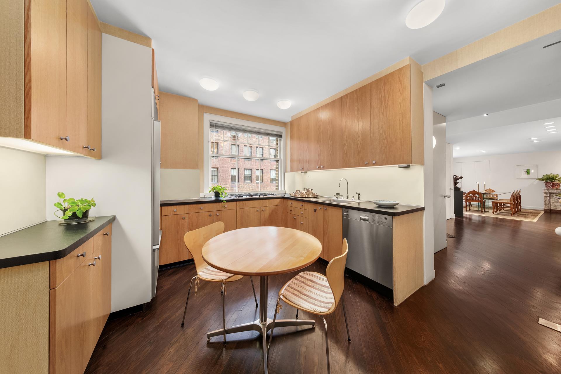 #8 photo, 2 W 67TH Street, マンハッタン Lincoln Square , NY 10023