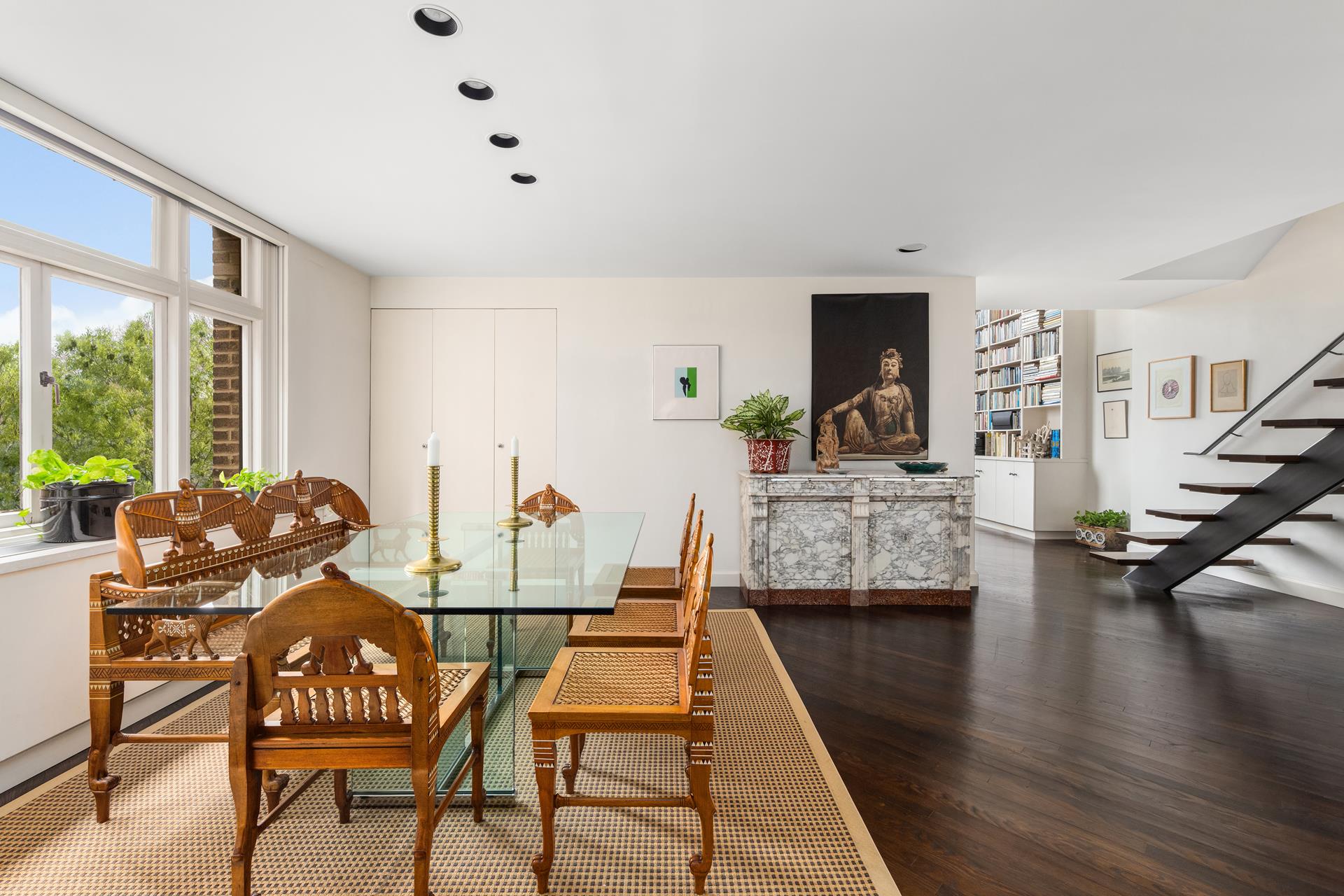 #9 photo, 2 W 67TH Street, マンハッタン Lincoln Square , NY 10023