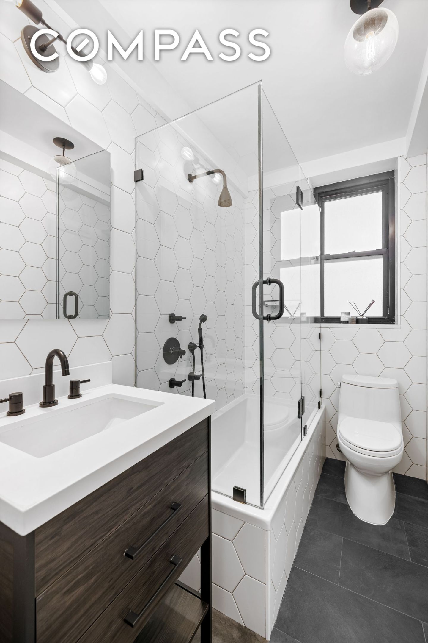 #8 photo, 235 E 22nd Street, マンハッタン Gramercy , NY 10010