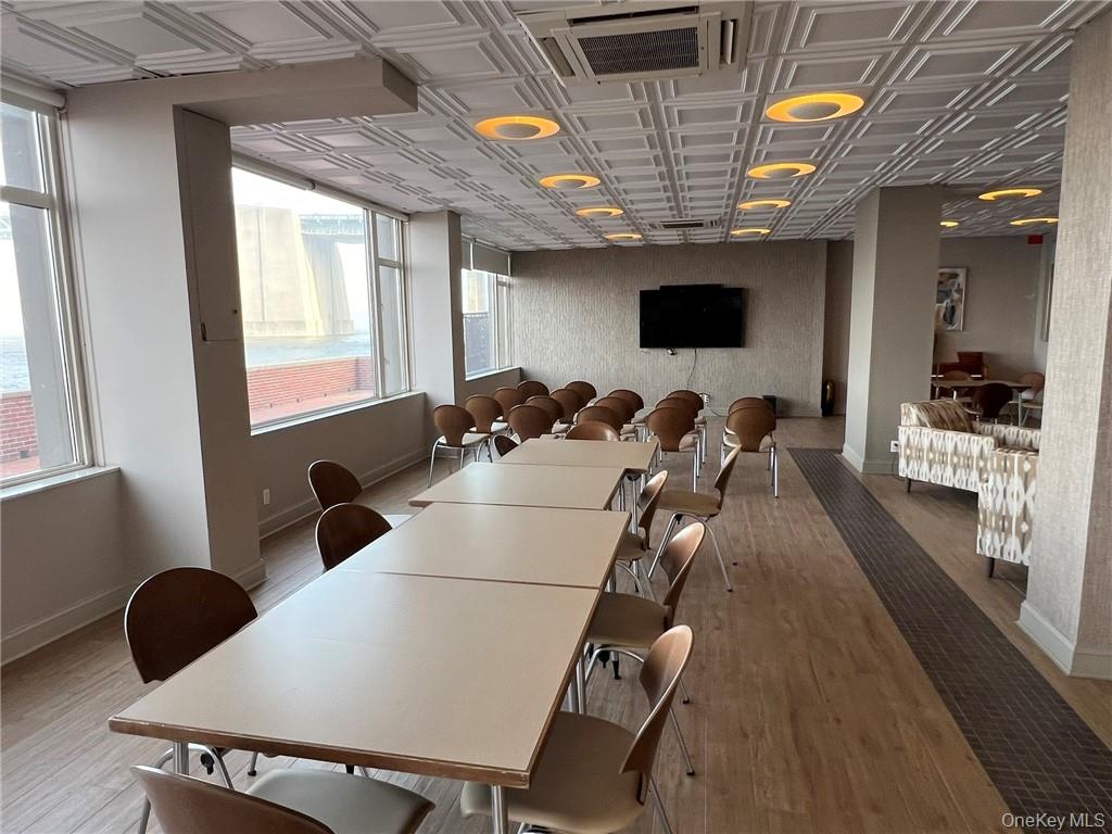 #19 photo, 166-25 Powells Cove Boulevard, クイーンズ区 Beechhurst , NY 11357