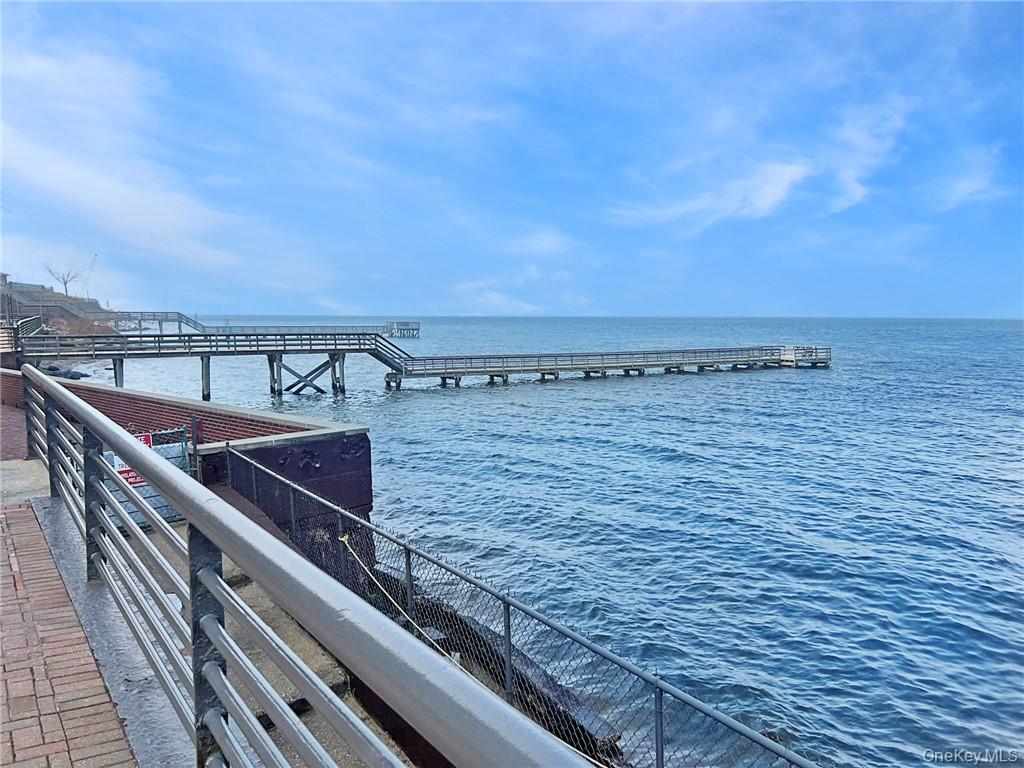 #7 photo, 166-25 Powells Cove Boulevard, クイーンズ区 Beechhurst , NY 11357