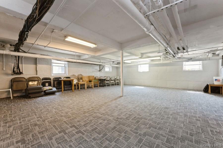 #12 photo, 1185 E Broadway, Hewlett , NY 11557