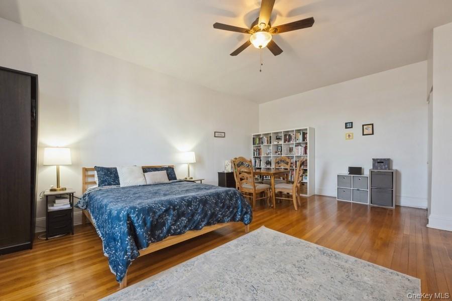 #2 photo, 1185 E Broadway, Hewlett , NY 11557