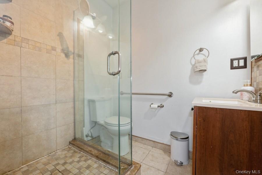 #9 photo, 1185 E Broadway, Hewlett , NY 11557