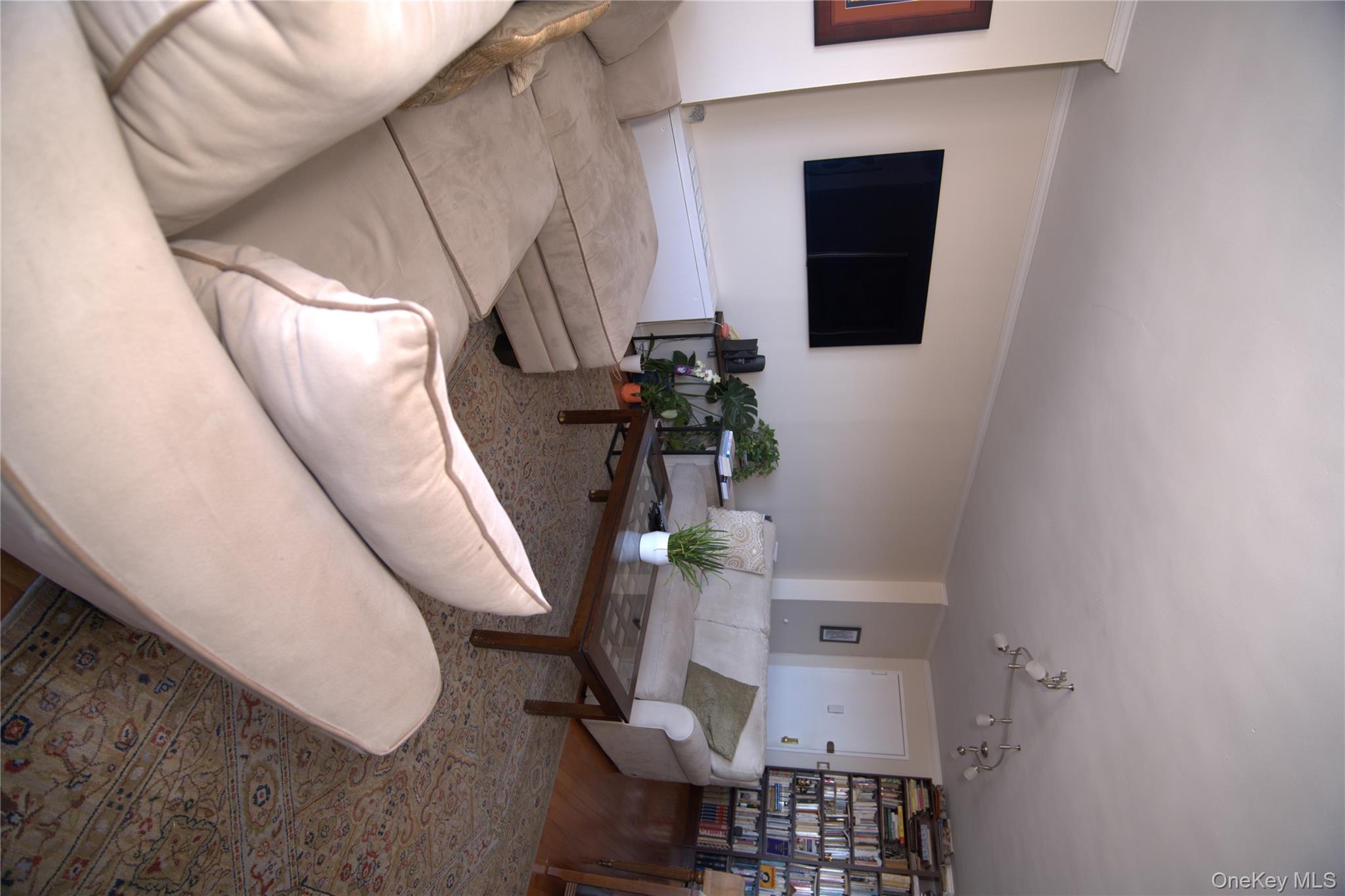 #8 photo, 72-35 112 Street, Forest Hills , NY 11375