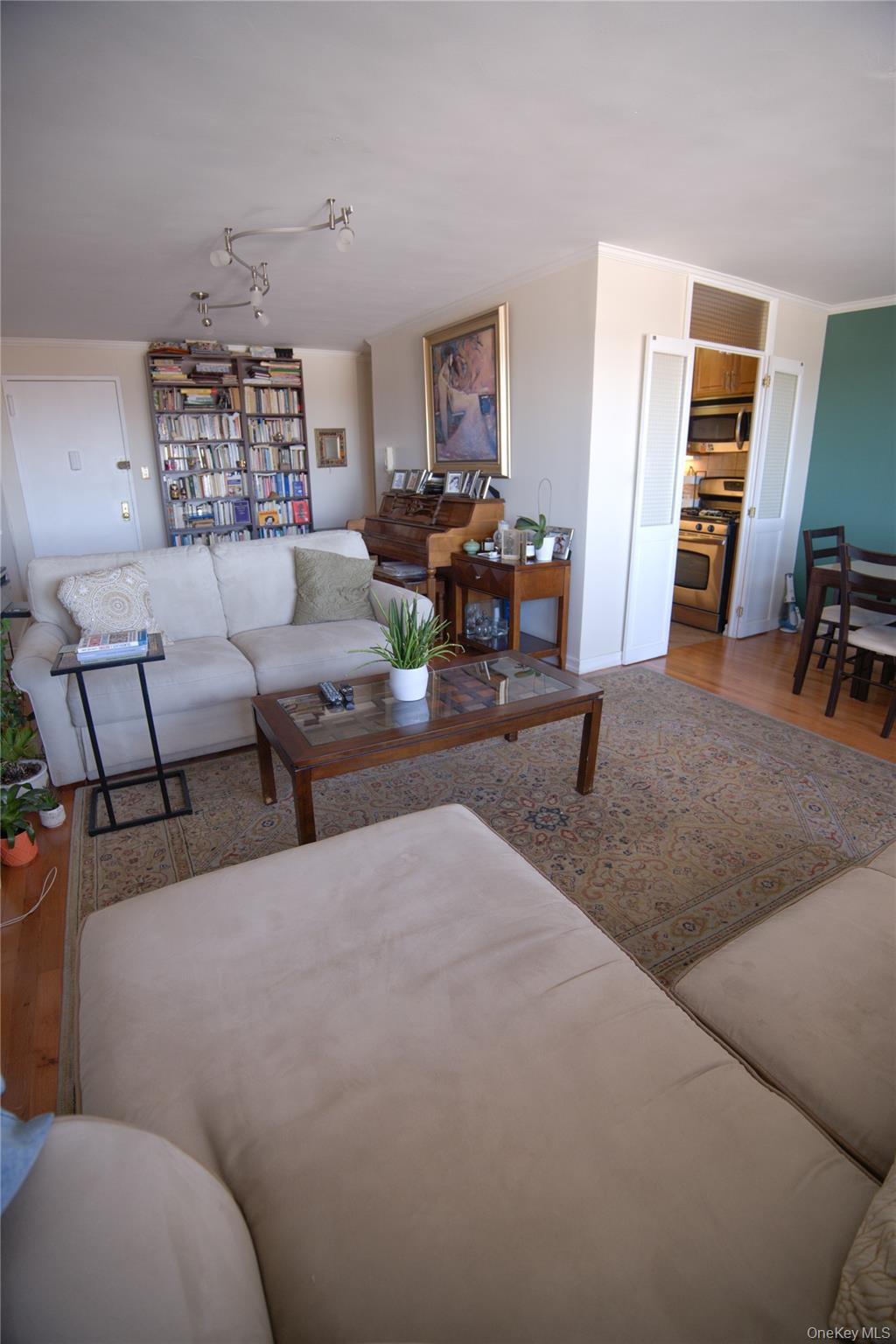 #9 photo, 72-35 112 Street, Forest Hills , NY 11375