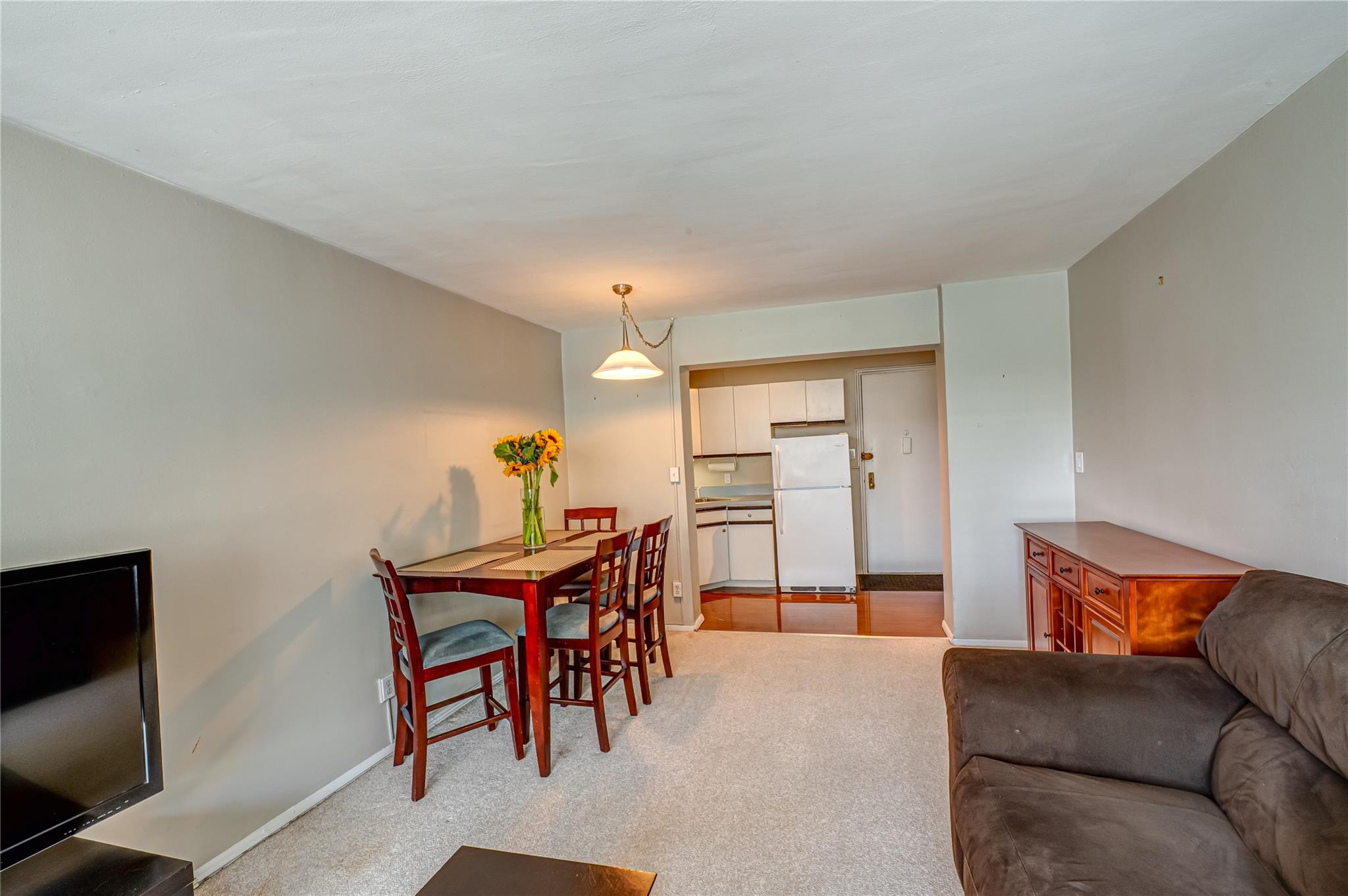 #4 photo, 120 Horton Highway, নাসাউ কাউন্টি Mineola , NY 11501