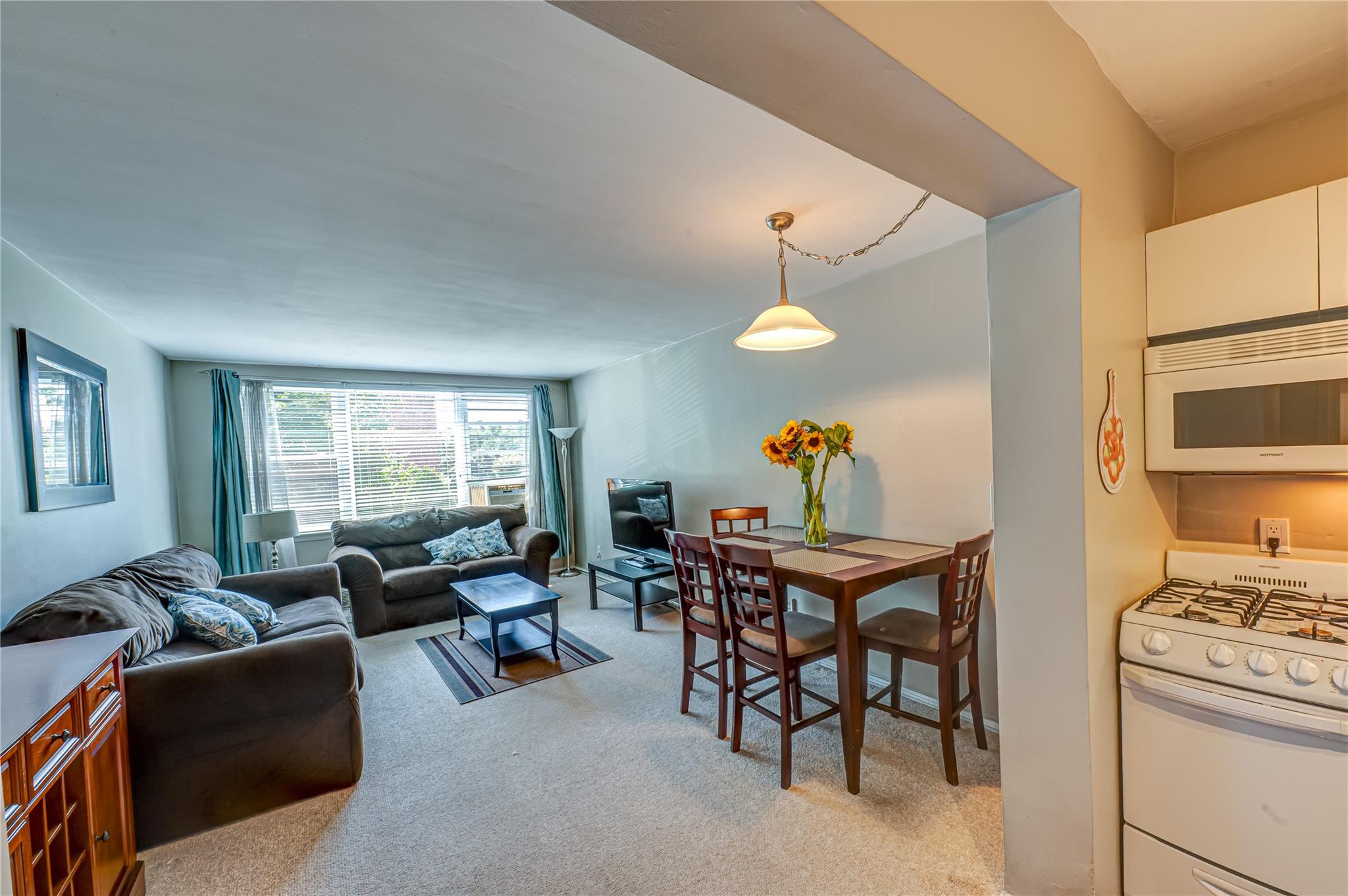 #7 photo, 120 Horton Highway, নাসাউ কাউন্টি Mineola , NY 11501