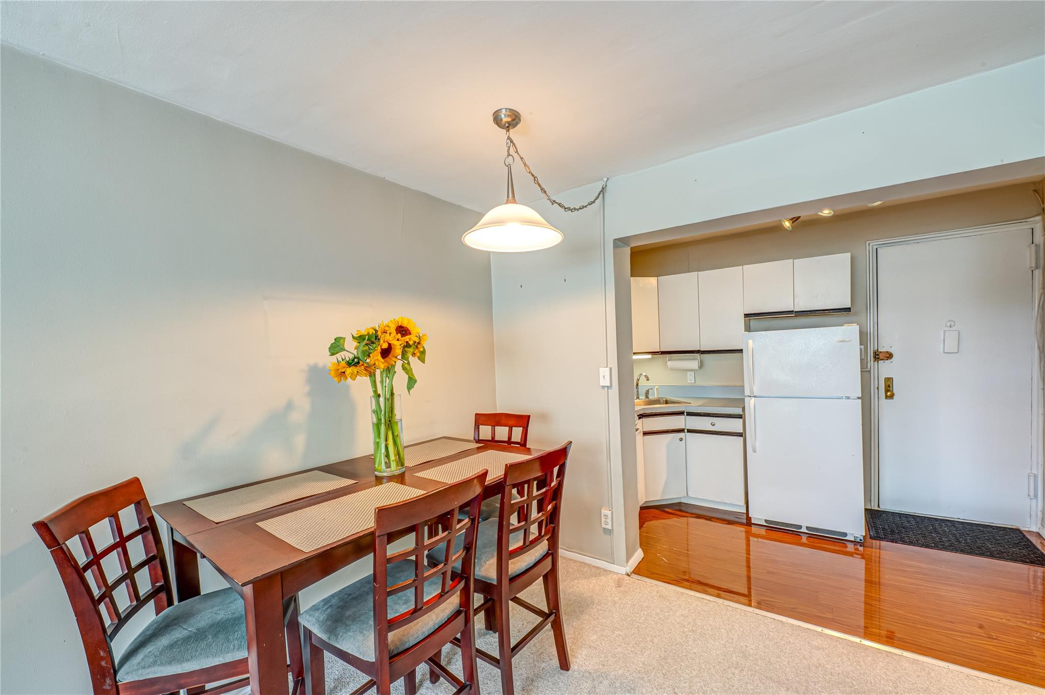 #9 photo, 120 Horton Highway, নাসাউ কাউন্টি Mineola , NY 11501