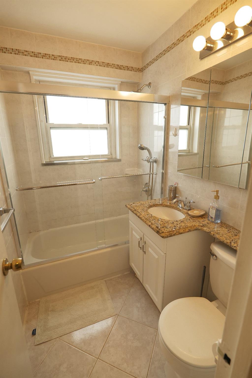 #11 photo, 72-35 112th Street, Forest Hills , NY 11375