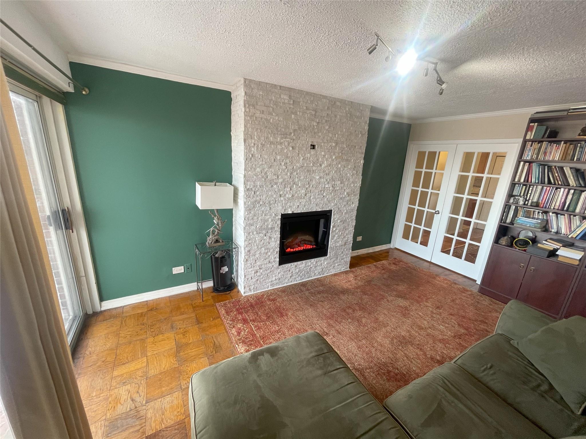 #12 photo, 72-35 112th Street, Forest Hills , NY 11375