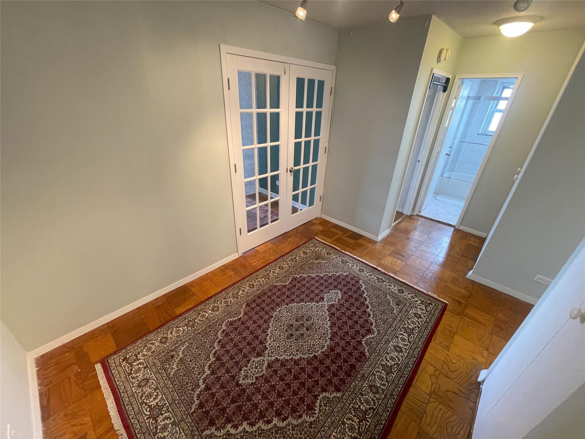 #3 photo, 72-35 112th Street, Forest Hills , NY 11375