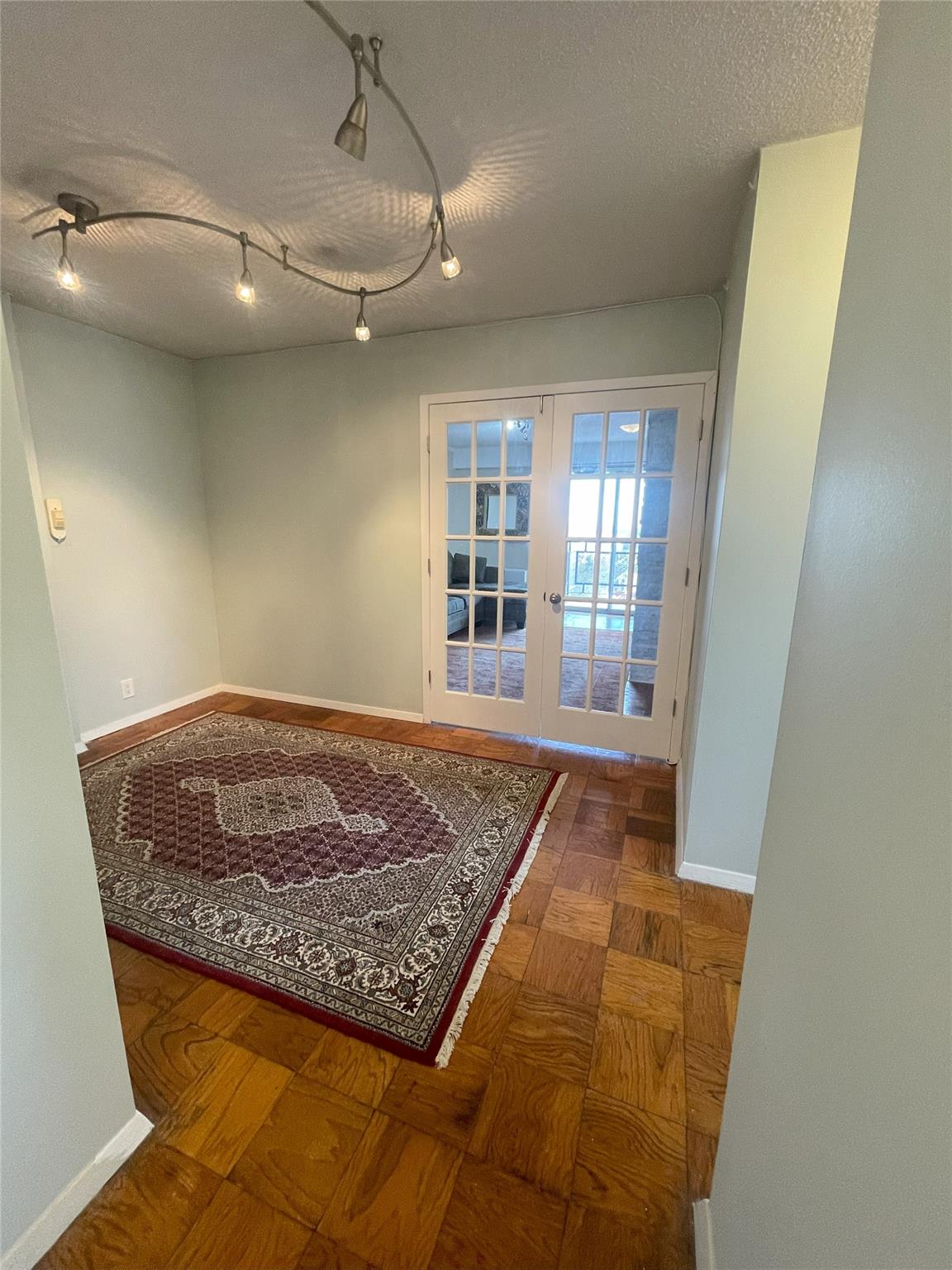 #4 photo, 72-35 112th Street, Forest Hills , NY 11375