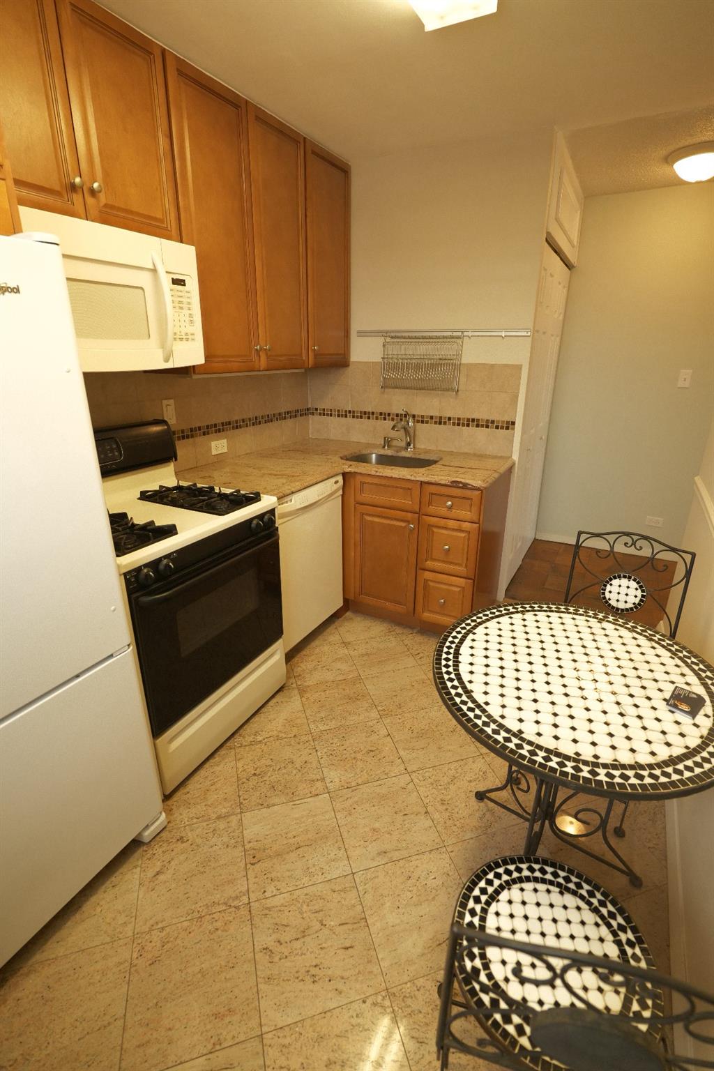 #7 photo, 72-35 112th Street, Forest Hills , NY 11375