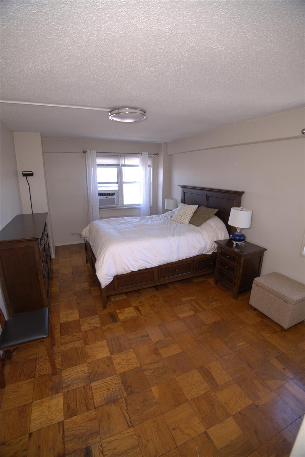 #8 photo, 72-35 112th Street, Forest Hills , NY 11375