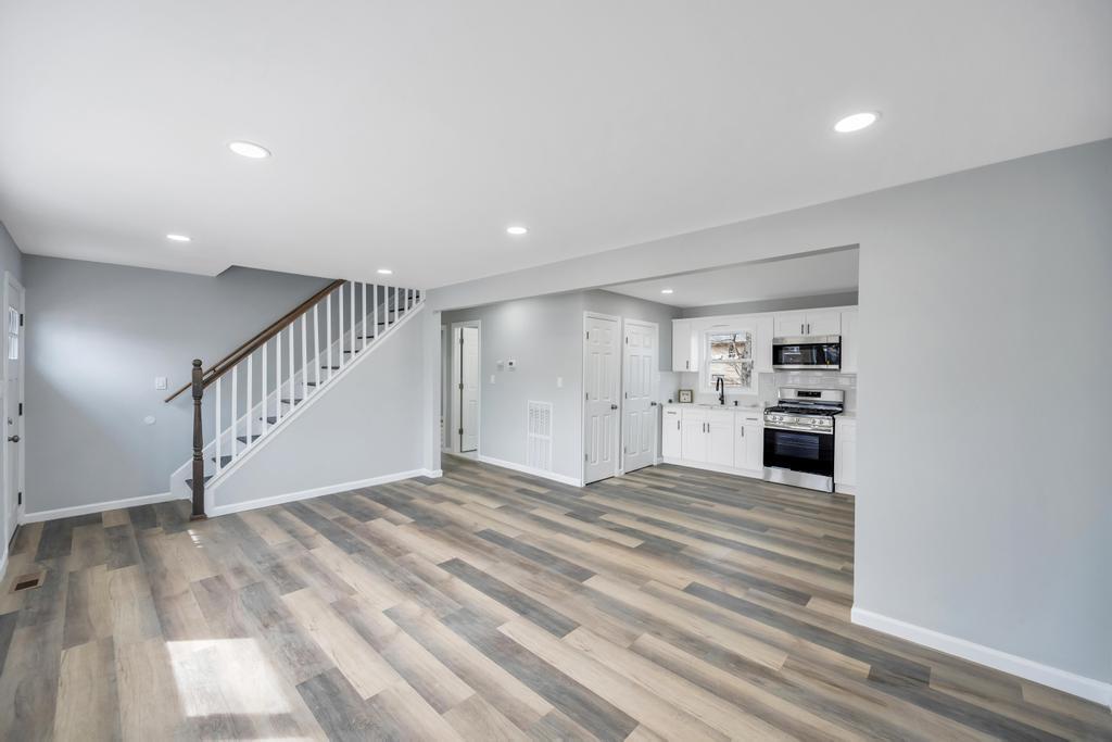 #5 photo, 81 New Avenue, 東長島 Wyandanch , NY 11798