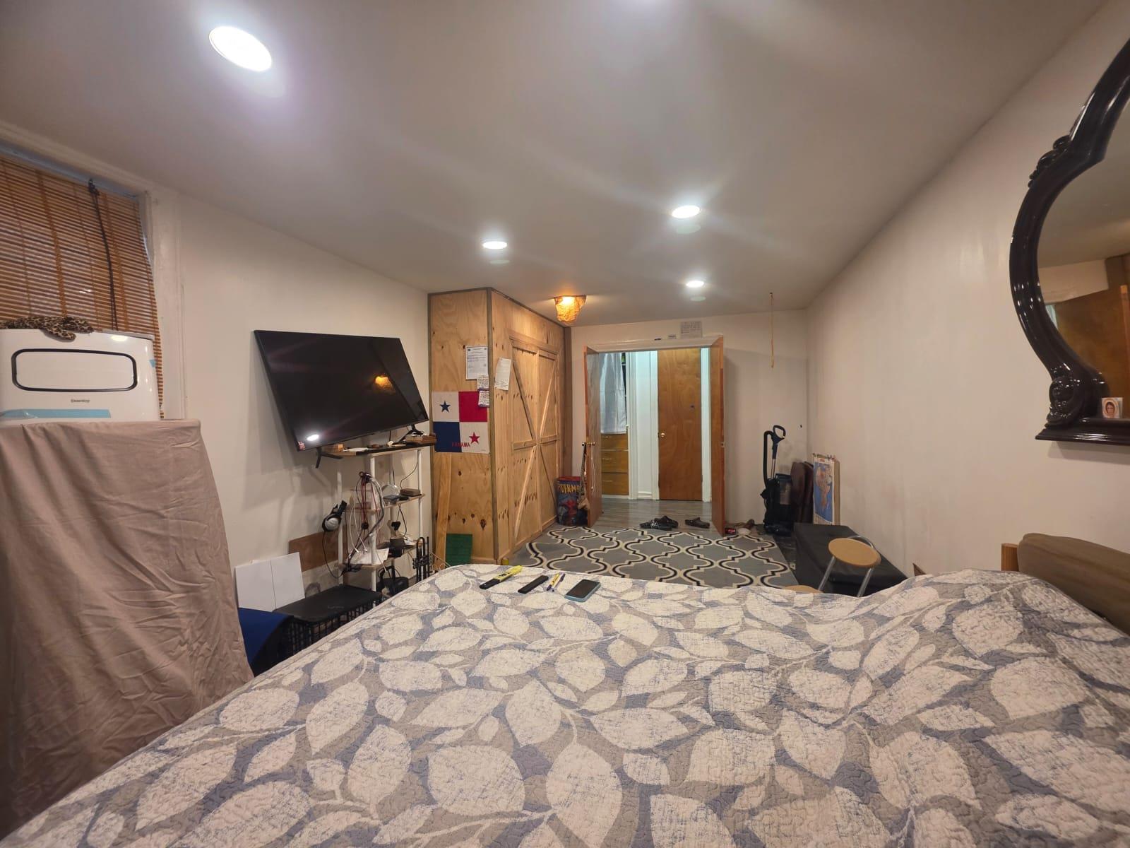 #12 photo, 1711 Davidson Avenue, Bronx , NY 10453