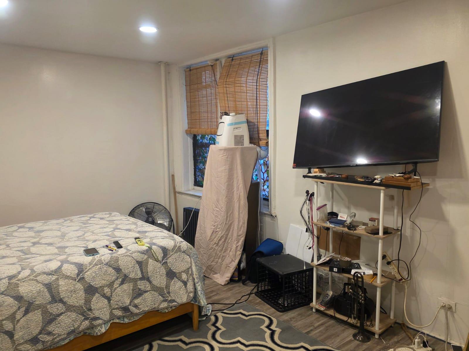 #13 photo, 1711 Davidson Avenue, Bronx , NY 10453