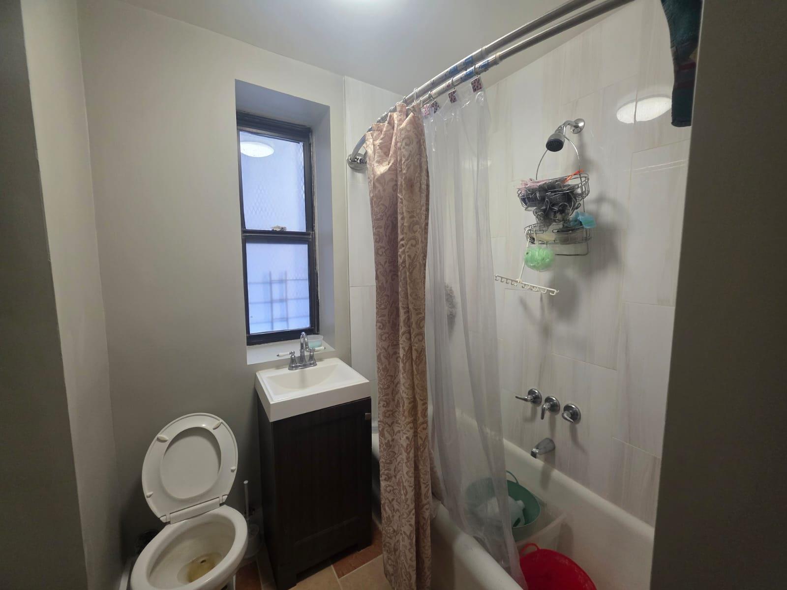 #17 photo, 1711 Davidson Avenue, Bronx , NY 10453