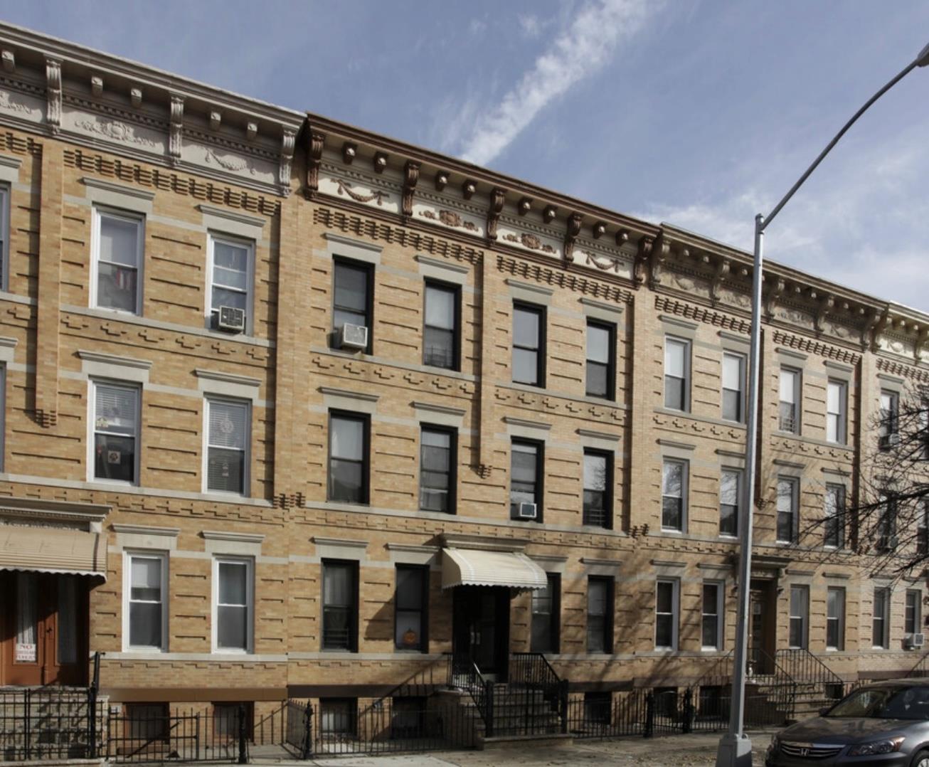 #2 photo, 70-29 65 Place, クイーンズ区 Glendale , NY 11385