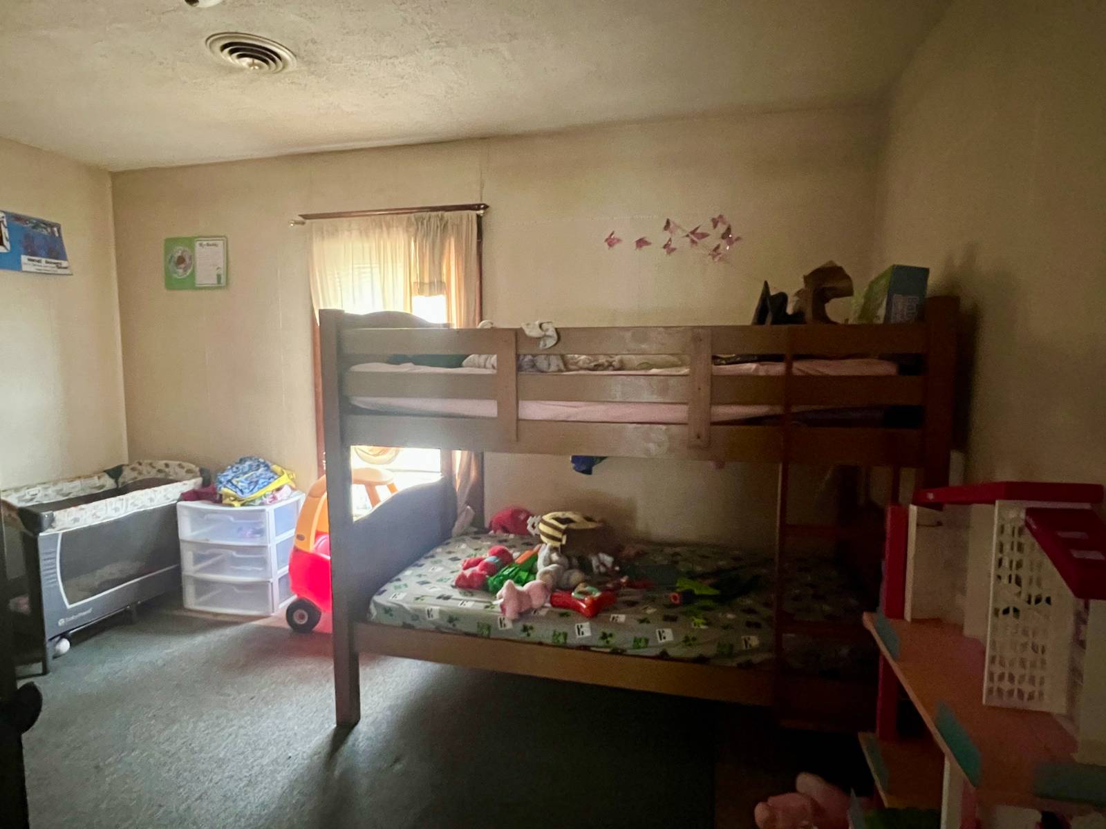 #22 photo, 18 W Eighth Avenue, Gloversville , NY 12078