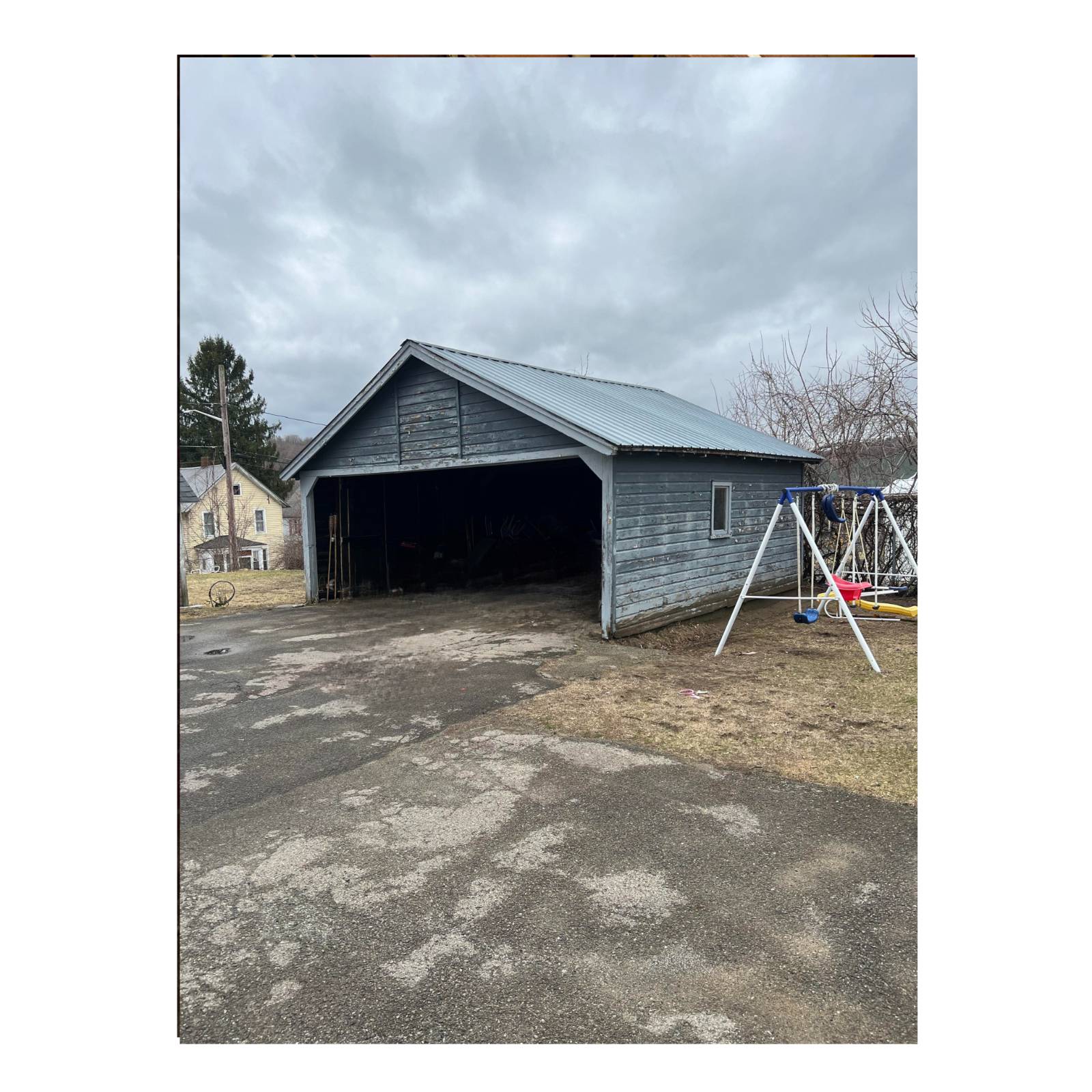 #8 photo, 18 W Eighth Avenue, Gloversville , NY 12078