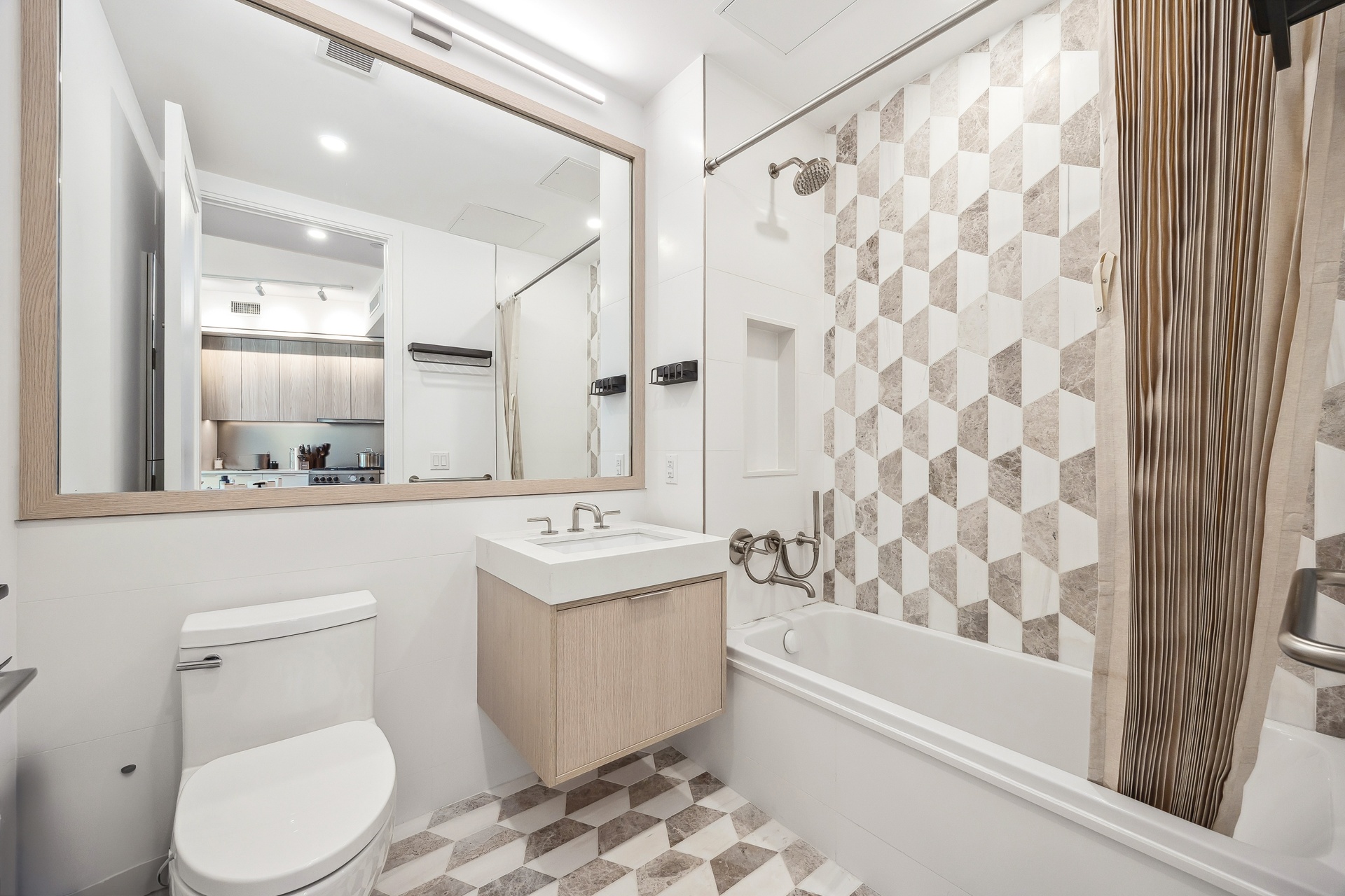 #7 photo, 29-18 41st Avenue, クイーンズ区 Long Island City , NY 11101