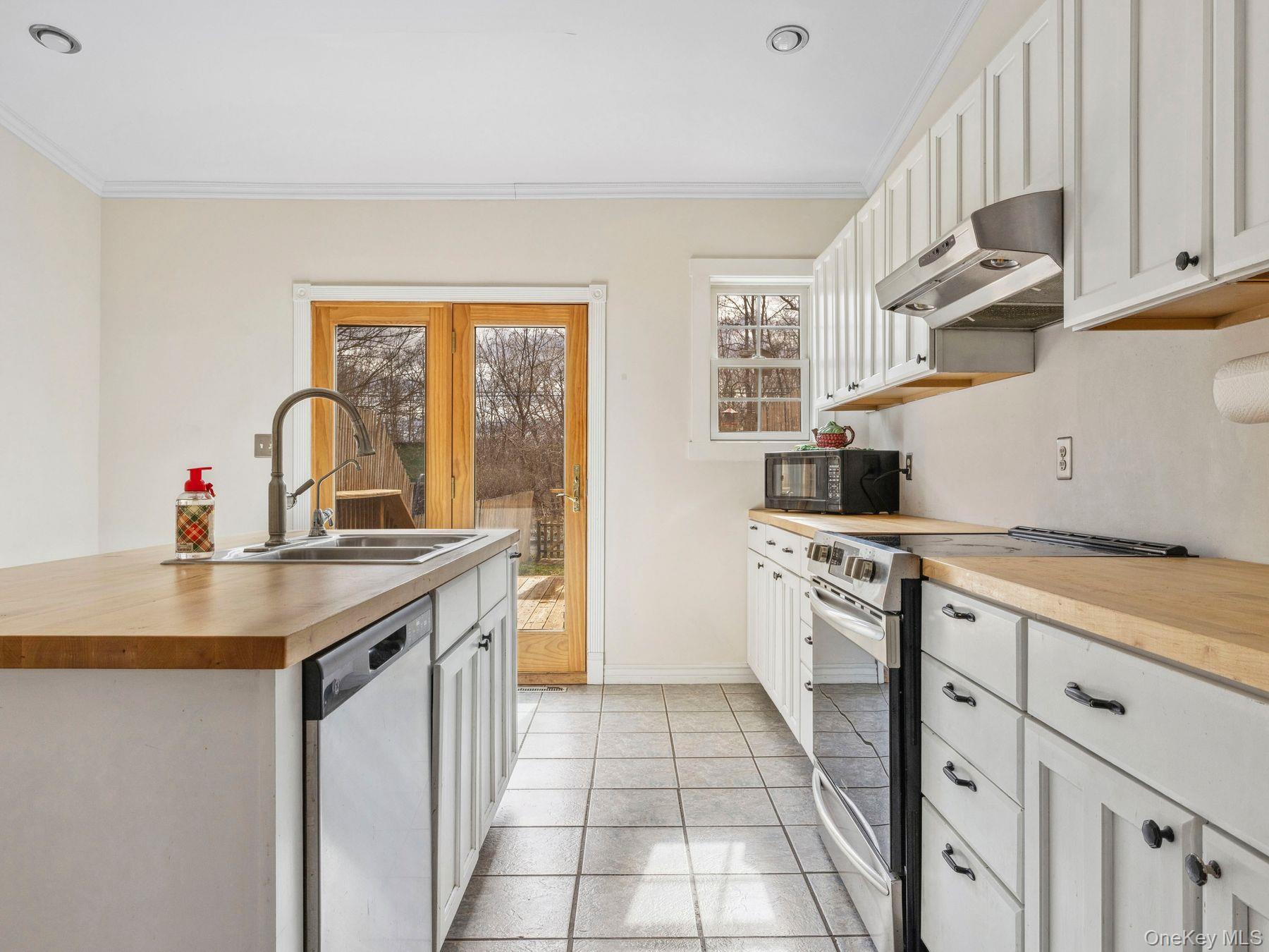 #6 photo, 27 Brick Row, Athens , NY 12015