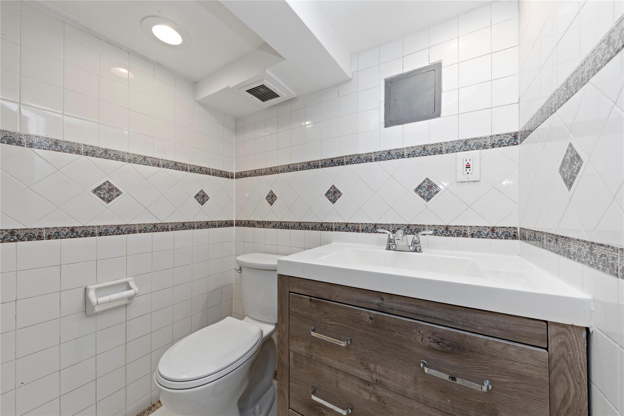 #11 photo, 49 Marble Hill Avenue, New York (Manhattan) , NY 10463