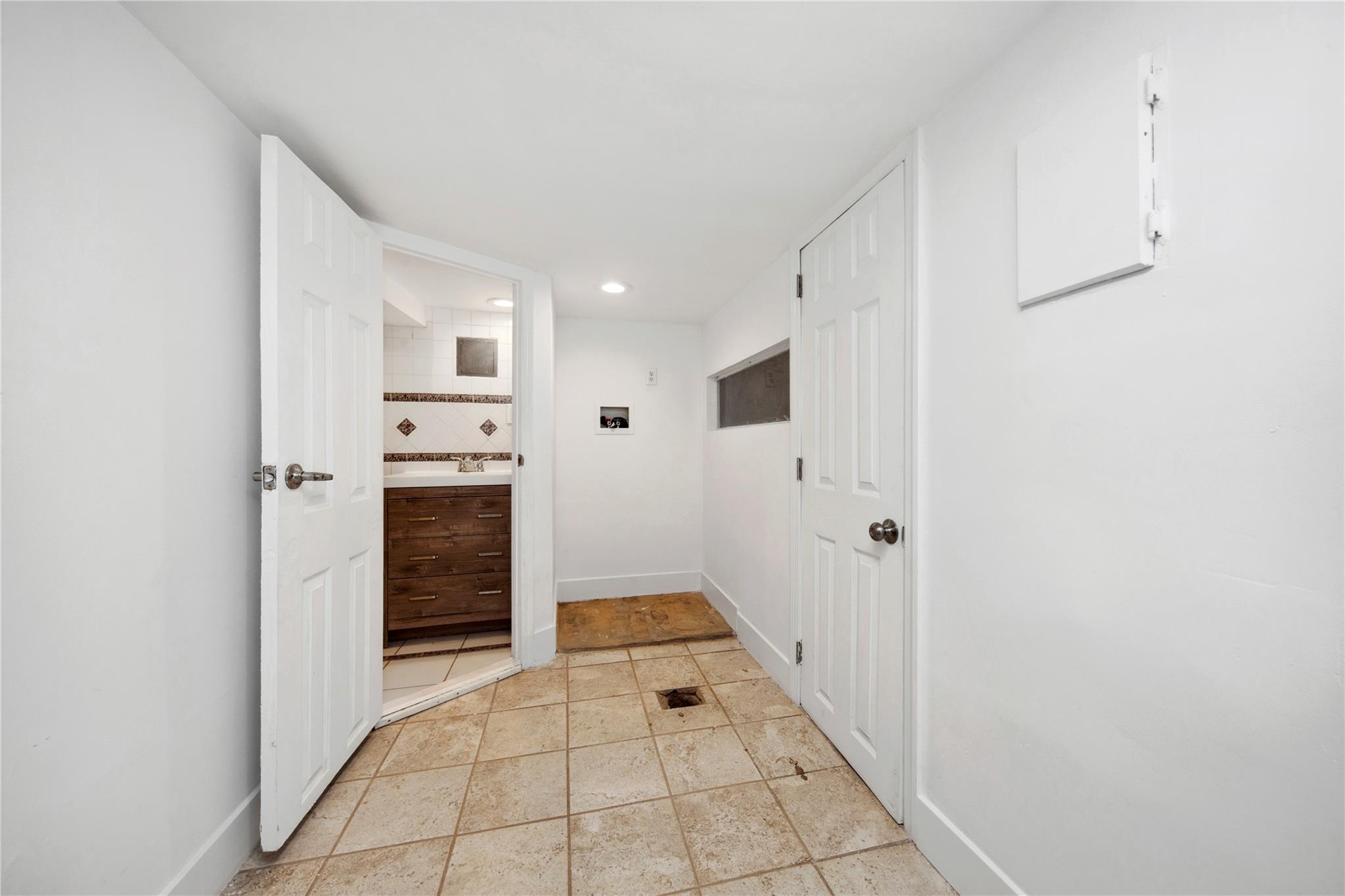 #13 photo, 49 Marble Hill Avenue, New York (Manhattan) , NY 10463