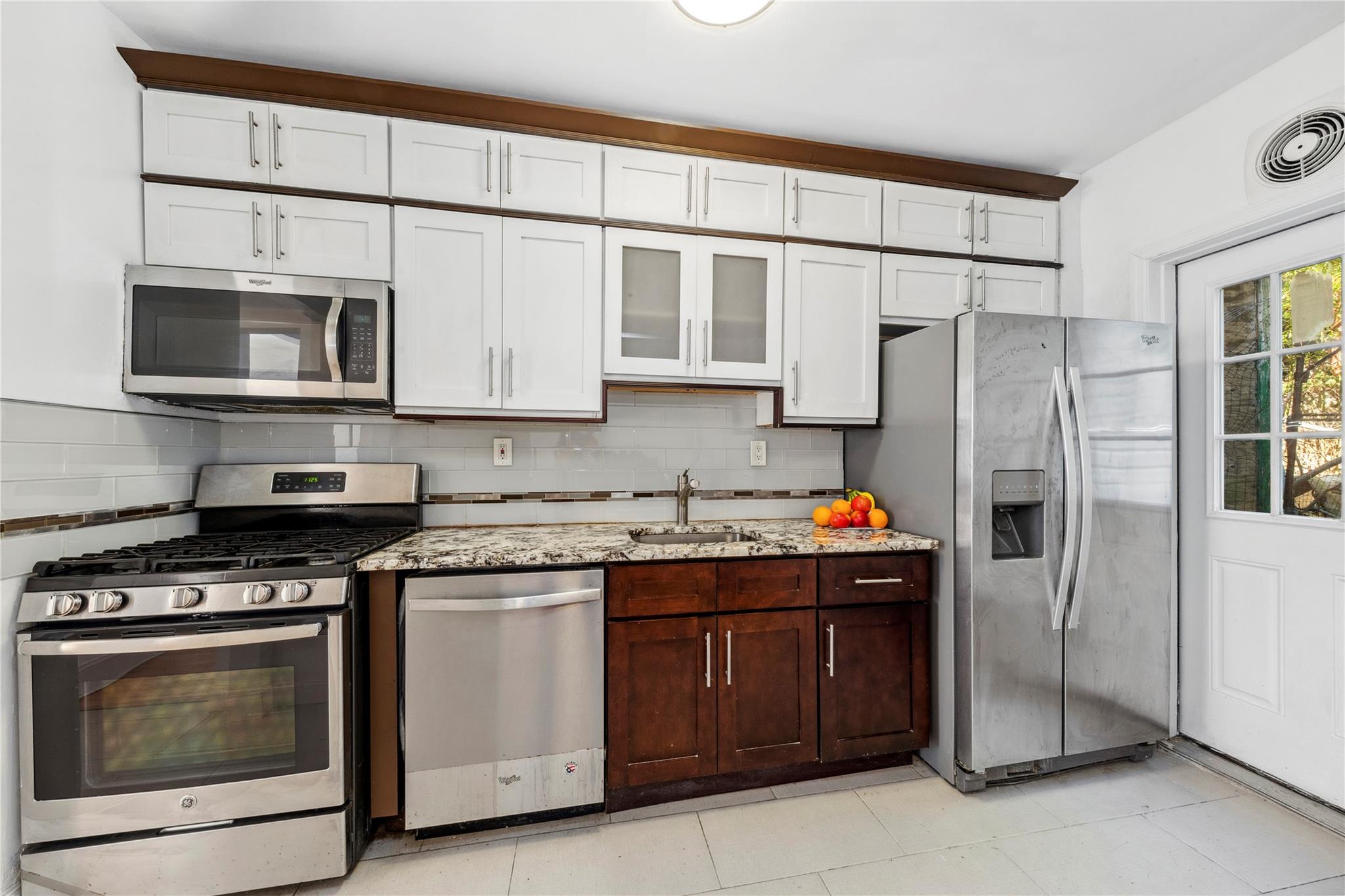 #4 photo, 49 Marble Hill Avenue, New York (Manhattan) , NY 10463