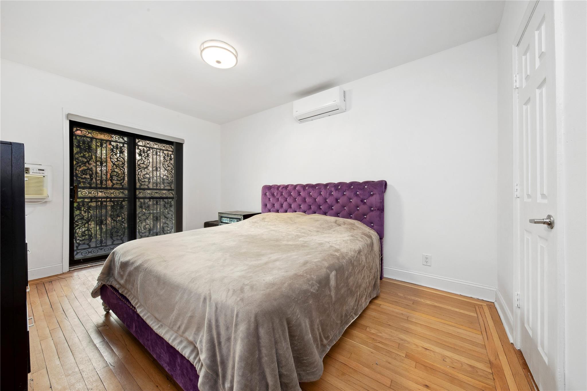 #8 photo, 49 Marble Hill Avenue, New York (Manhattan) , NY 10463