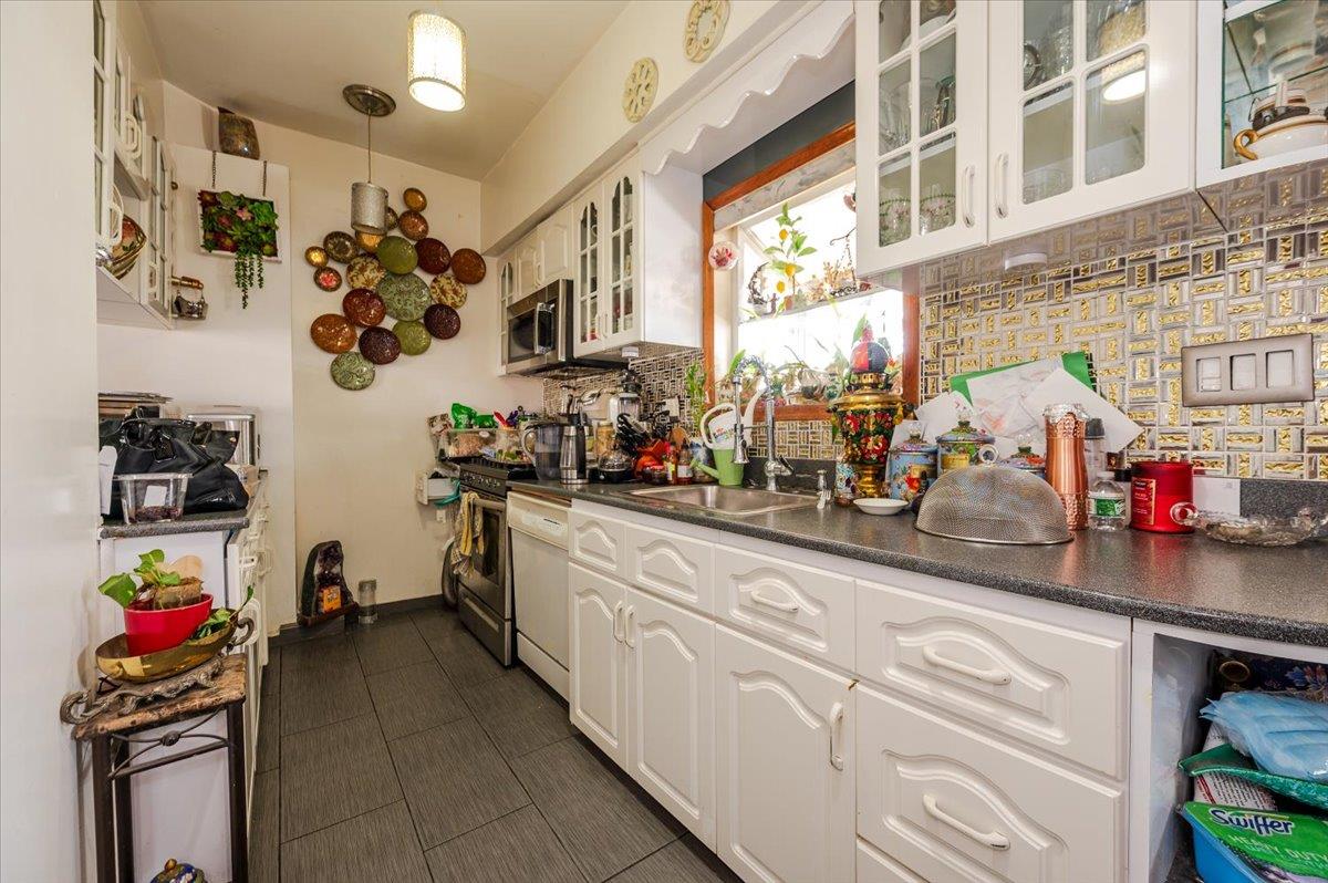 #6 photo, 9728 130th Street, クイーンズ区 Richmond Hill S. , NY 11419