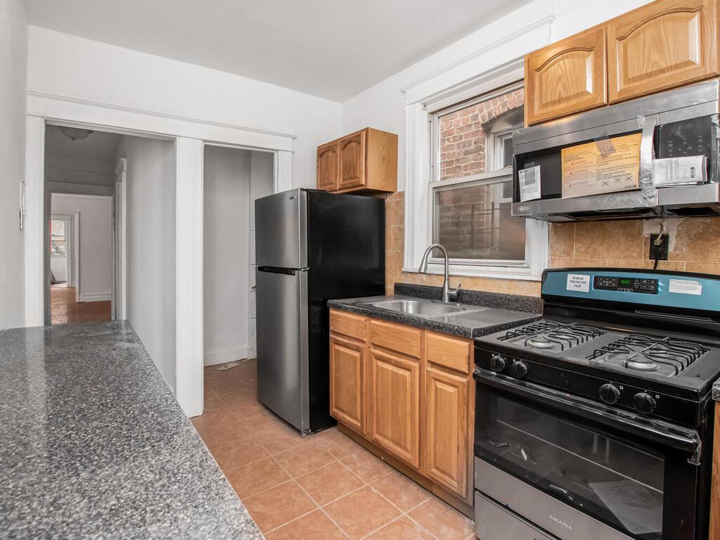 #6 photo, 3357 Perry Avenue, Bronx , NY 10467