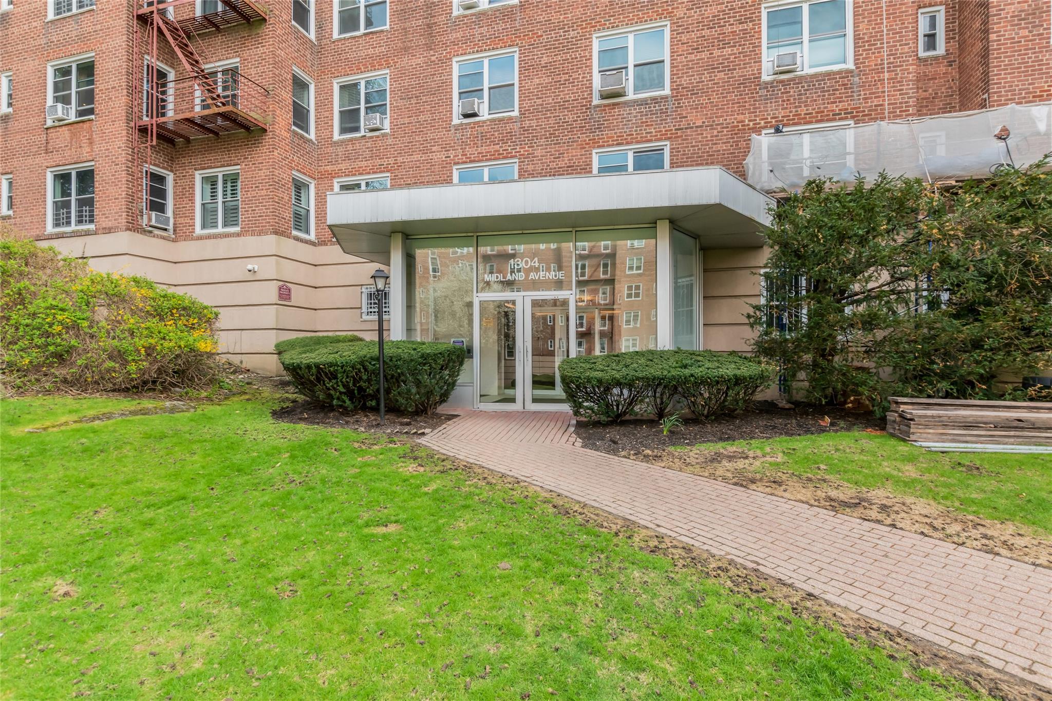 #15 photo, 1304 Midland Avenue, Yonkers , NY 10704