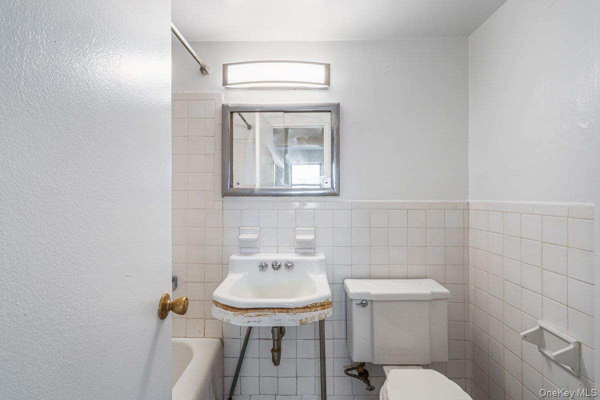 #11 photo, 89-15 Parsons Boulevard, Jamaica , NY 11432