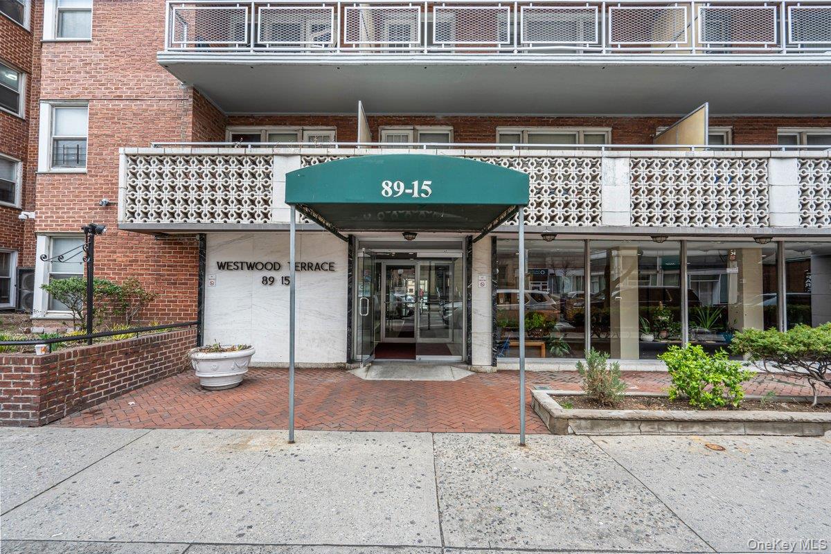 #18 photo, 89-15 Parsons Boulevard, Jamaica , NY 11432