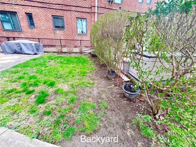 #13 photo, 69-40 218 Street, クイーンズ区 Oakland Gardens , NY 11364