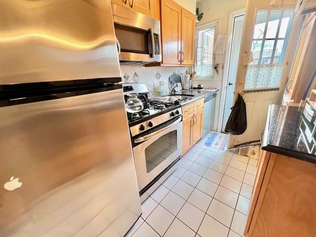 #9 photo, 69-40 218 Street, クイーンズ区 Oakland Gardens , NY 11364