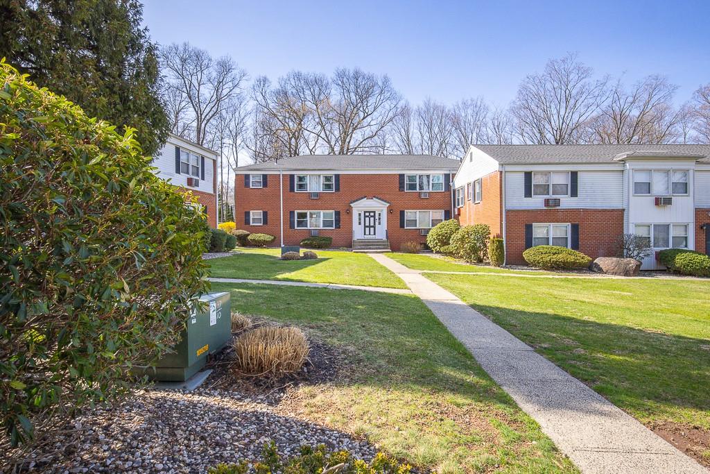 #17 photo, 15 Revere Ct, Suffern , NY 10901