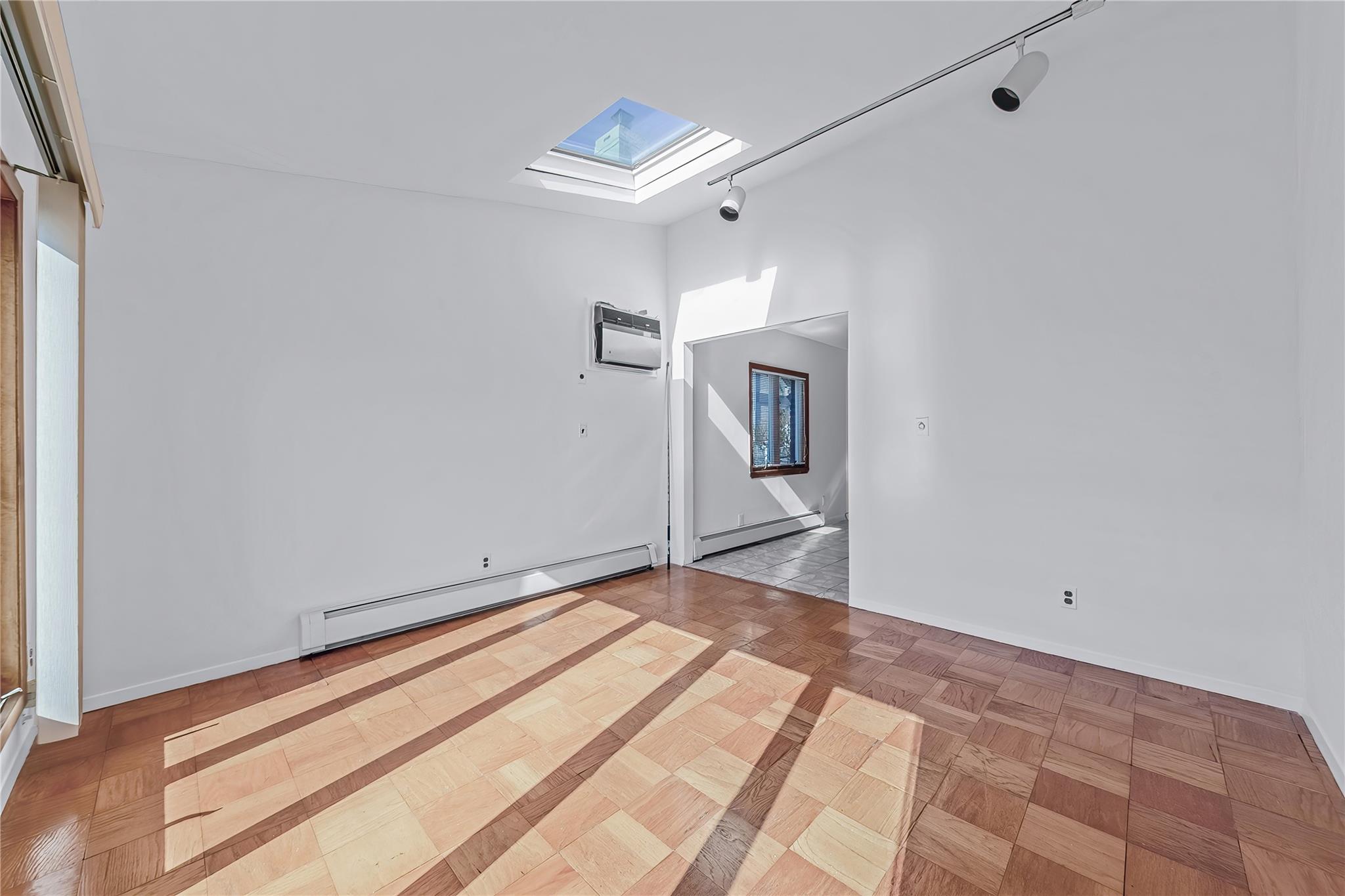 #4 photo, 2013 New Hyde Park Road, New Hyde Park , NY 11040