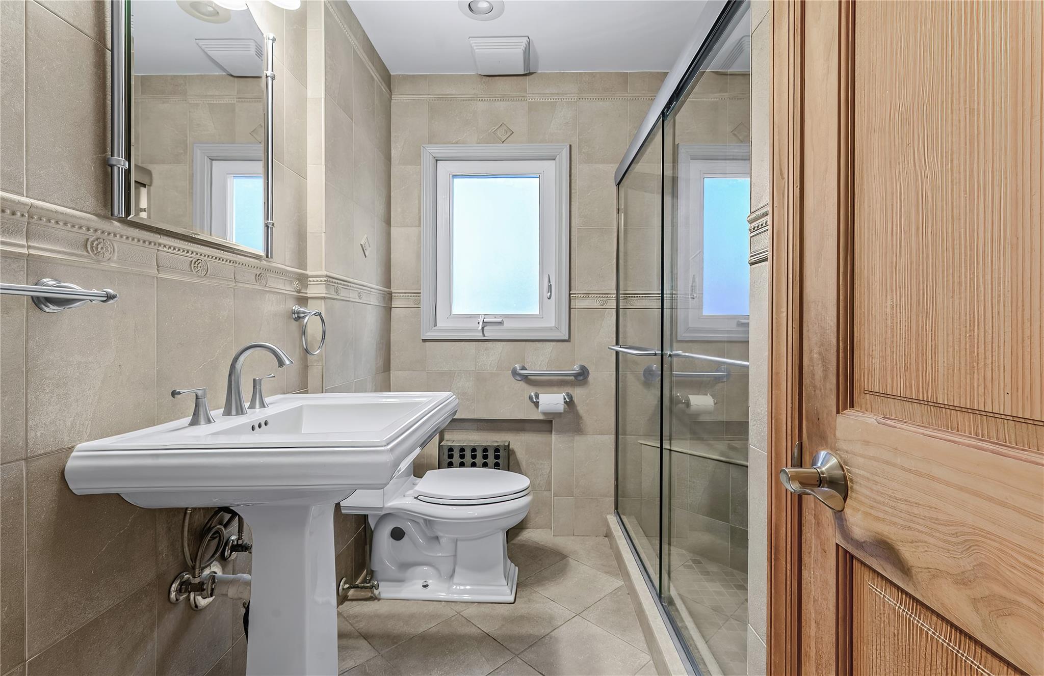 #7 photo, 2013 New Hyde Park Road, New Hyde Park , NY 11040