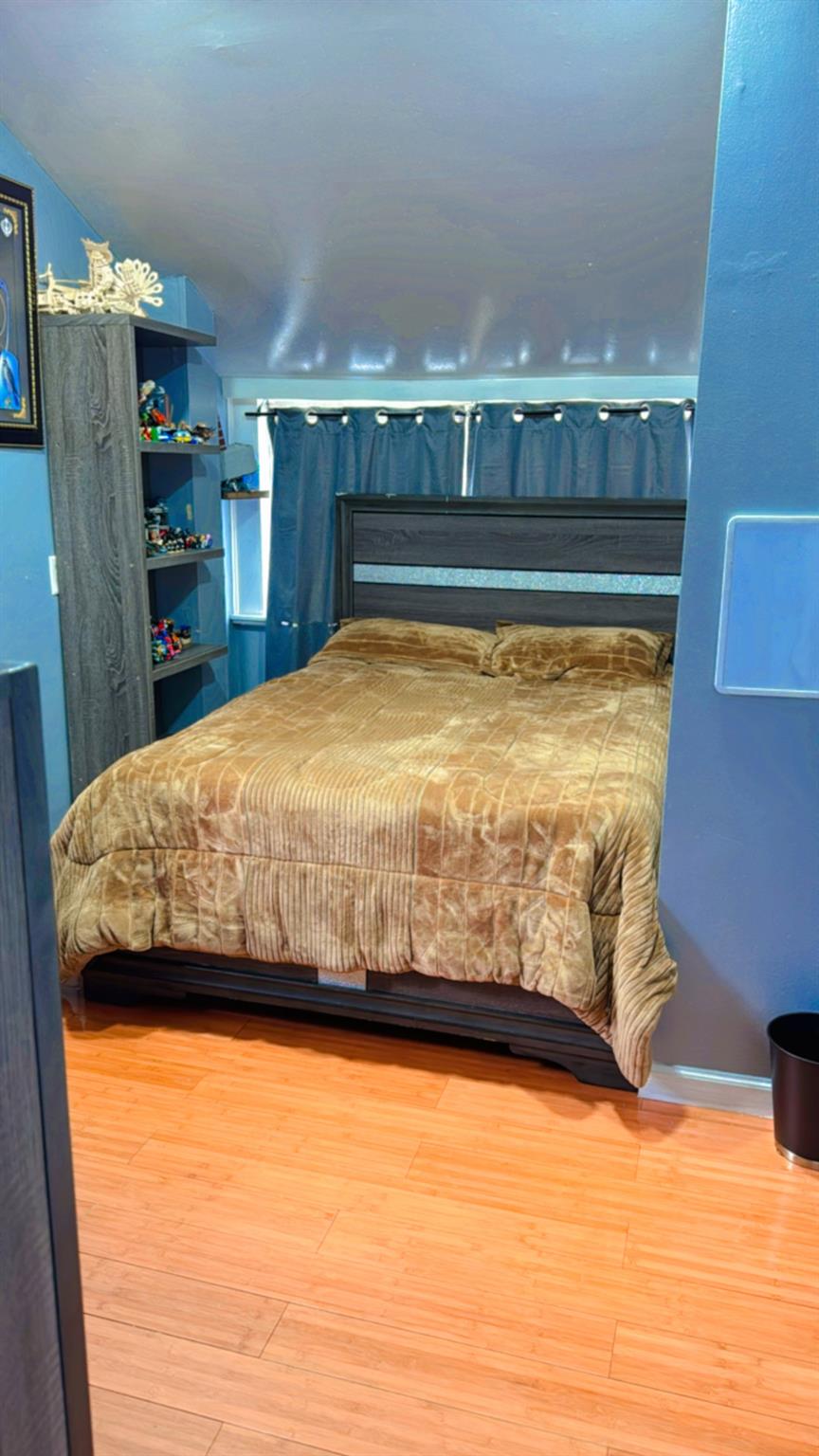 #6 photo, 73 Hamilton Avenue, Valley Stream , NY 11580