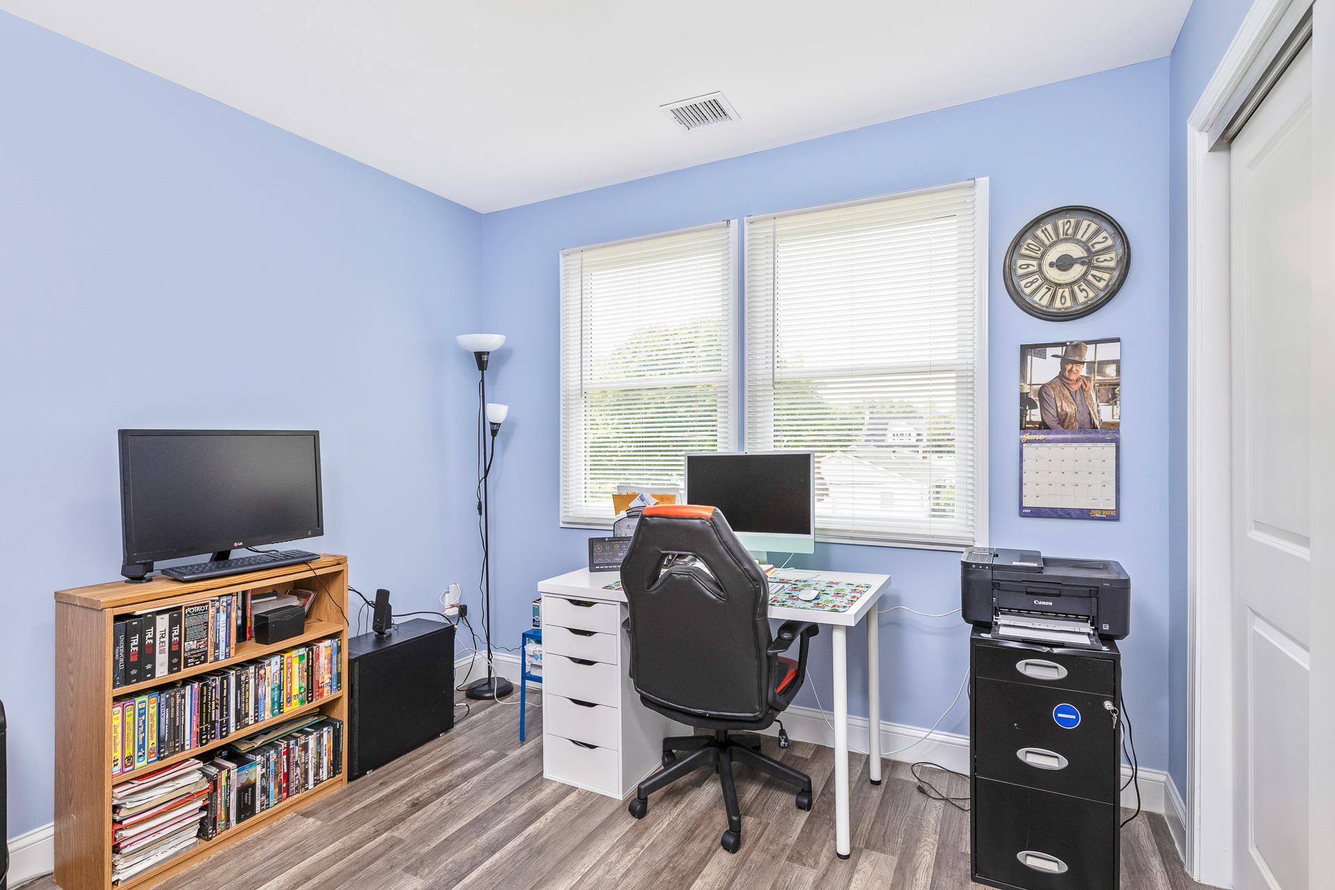 #13 photo, 2 Lafayette Drive, サフォーク郡 Shirley , NY 11967