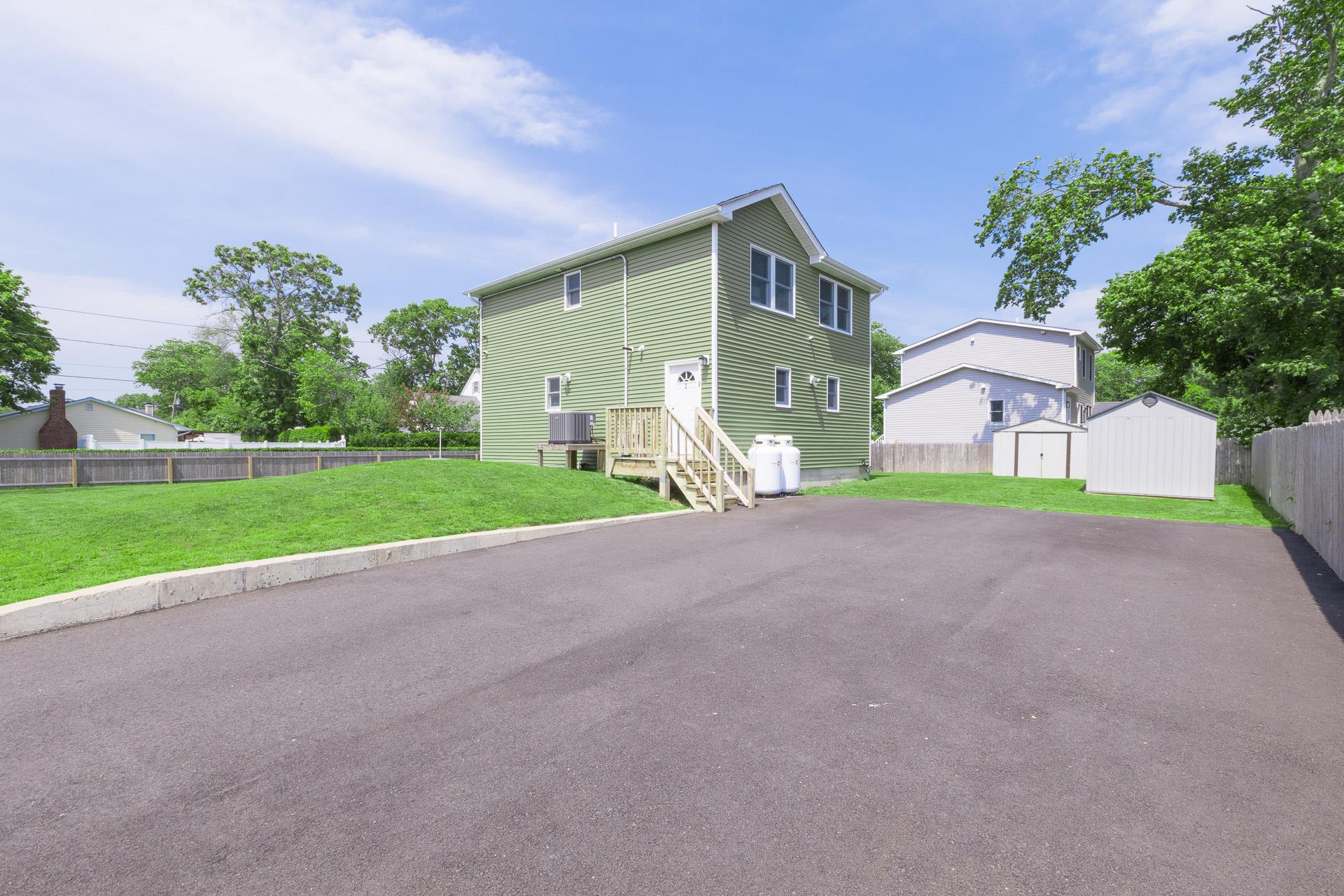 #15 photo, 2 Lafayette Drive, サフォーク郡 Shirley , NY 11967